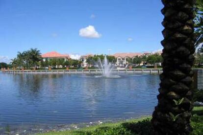 Un paisaje de Weston, la reconquista hispana del sueño americano. En el esplendor del paisaje quieren ver sus habitantes la felicidad económica, la seguridad personal y el contraste con la situación de la que vienen.