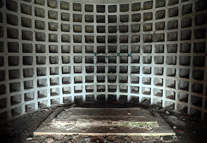 Vista del interior de la Pirámide de los Italianos, en el Puerto del Escudo, en Burgos, Castilla y León.