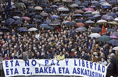 Cabeza de la manifestacin en Portugalete (Vizcaya) contra el ltimo intento de asesinato de ETA.