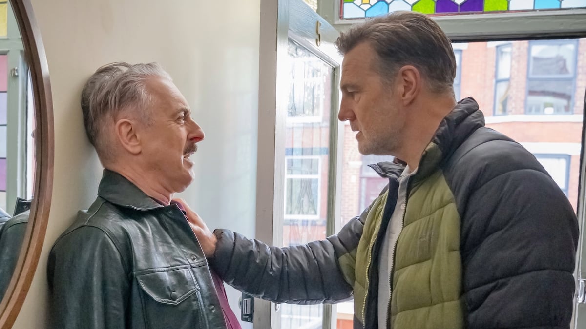 Russell T. Davies: “Me alegro de que ‘Más que rivales’ y ‘Heartstopper’ hagan finales LGTBI+ felices. A mí no me salen”