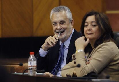 El presidente de la Junta de Andaluc&iacute;a, Jos&eacute; Antonio Gri&ntilde;&aacute;n y la consejera de la Presidencia, Mar&iacute;a del Mar Moreno.