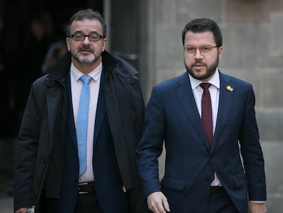 El vicepresidente catalán, Pere Aragonès (derecha), con el 'conseller' de Exteriores, Alfred Bosch.