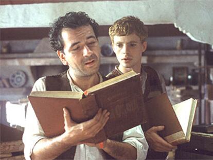 Fotograma de la película 'Al sur de Granada', dirigida por Fernando Colomo.