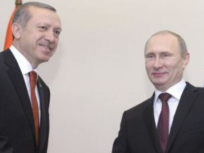 Vladimir Putin hoy junto al primer ministro turco Recep Tayyip Erdogan.