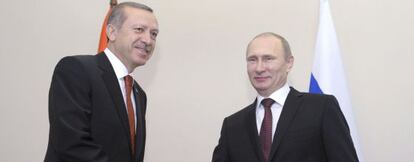 Vladimir Putin hoy junto al primer ministro turco Recep Tayyip Erdogan.