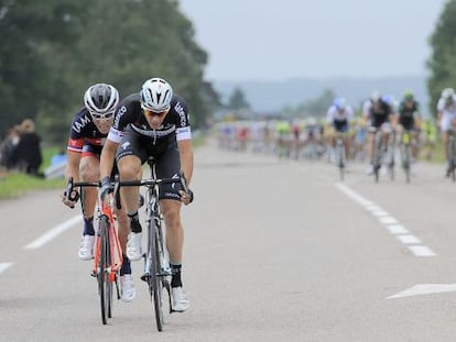 Niki Terpstra y Sylvain Chavanel, al ataque este sábado.