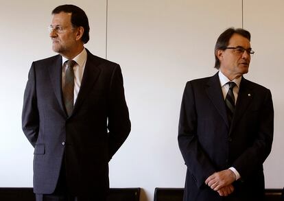 Mariano Rajoy i Artur Mas durant el viatge inaugural de la línia d'alta velocitat entre Barcelona i Figueres, el 8 de gener del 2013.