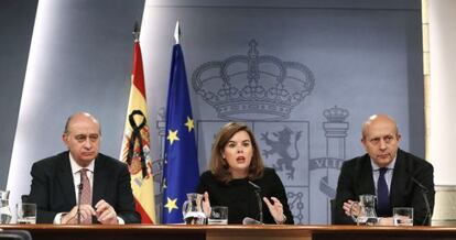 Saénz de Santramaría després del Consell de Ministres amb els titulars d'Educació, José Ignacio Wert, i d'Interior, Jorge Fernández Díaz.