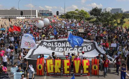 Manifestação contra os cortes na educação em Brasília.