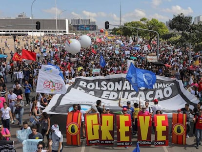 Manifestação contra os cortes na educação em Brasília.