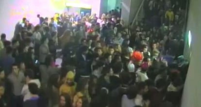 Avalancha en uno de los vomitorios del pabellón Madrid Arena.