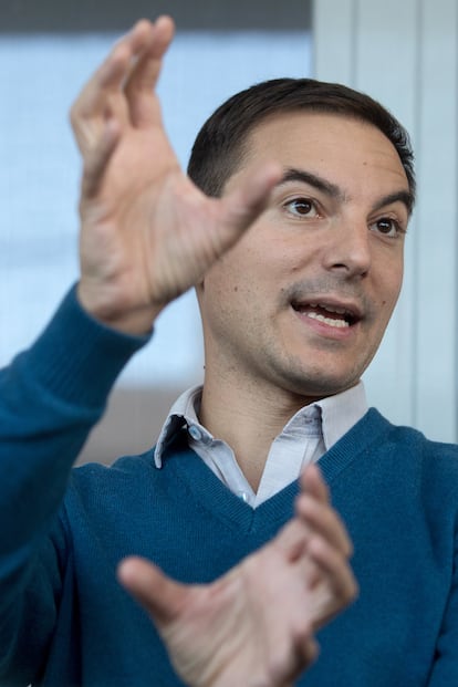 Juan Lobato, durante la entrevista.