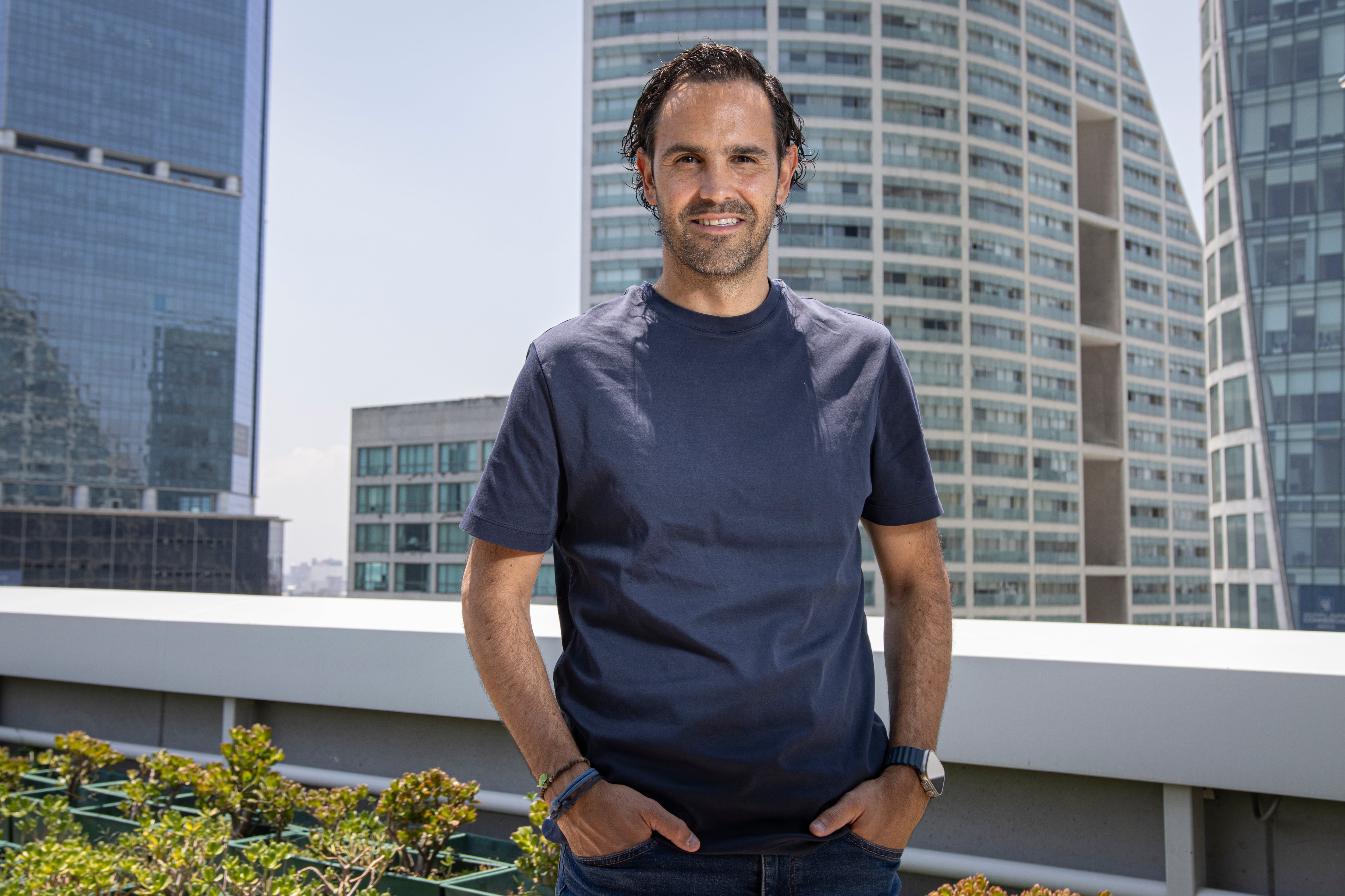 Santiago Fernández, el hombre más juzgado del fútbol mexicano: “Cuando eres joven, fallas una y no vuelves a jugar”