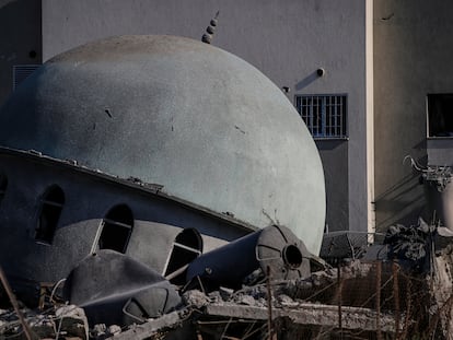 La mezquita Al-Abbas destruida por un ataque israelí en Gaza este jueves.