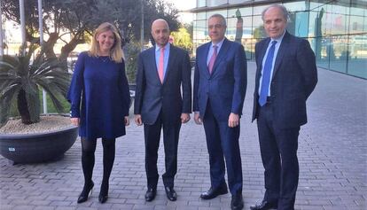 La directora general del CZFB, Blanca Sorigué, el presidente de la World Free Zone Organization (WFZO), Mohamed Alzarooni, el delegado especial del Estado en el CZFB, Pere Navarro, y el consejero delegado de la WFZO, Samir Hamrouni.