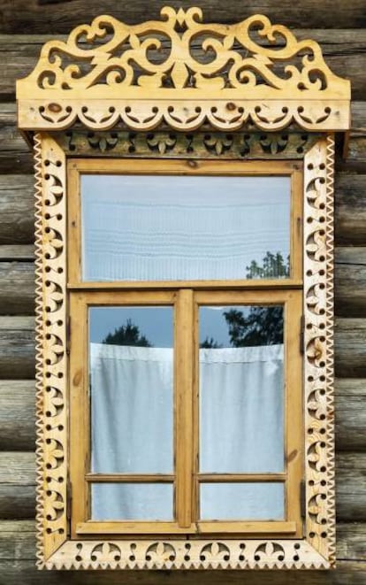 Detalle de una de las casas del museo al aire libre de Vitoslavlitsy, en Nóvgorod (Rusia).