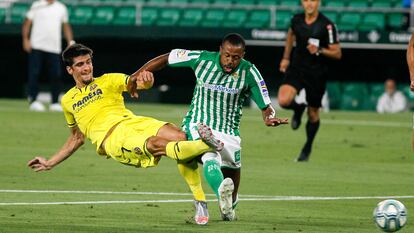 Gerard Moreno hace su segundo gol al Betis.