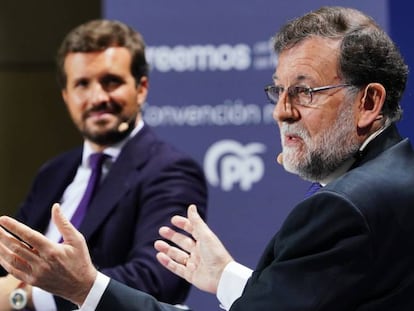 El líder del PP, Pablo Casado, y el expresidente Mariano Rajoy. 