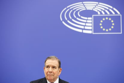 El líder opositor venezolano, Edmundo González, en la sede del Parlamento Europeo en Estrasburgo tras recoger el premio Sájarov.