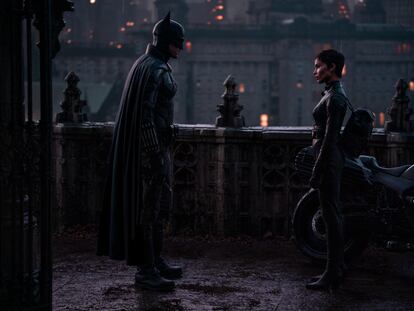 Robert Pattinson and Zoe Kravitz in a scene from 'The Batman.'