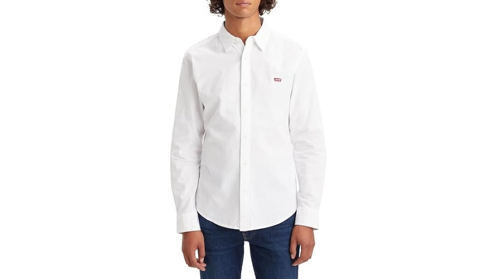 Camisa blanca Levi’s.