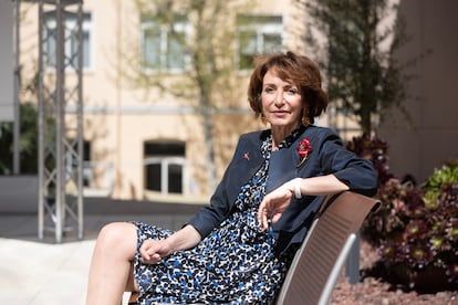 Marisol Touraine, responsable de Unitaid, en los jardines del Instituto Francés de Madrid, en abril de 2025