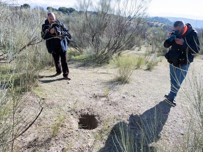 Lugar donde fue hallado este viernes el cadáver de un bebé envuelto en unas mantas en el barrio de El Fargue, en Granada.