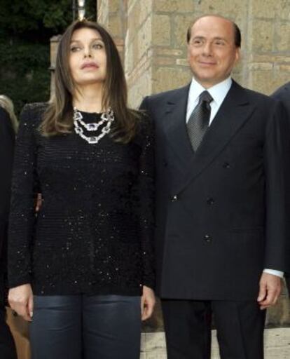 Veronica Lario y Silvio Berlusconi, en una imagen de junio de 2004.