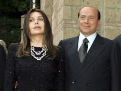 Veronica Lario y Silvio Berlusconi, en una imagen de junio de 2004.