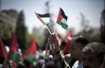 Manifestación en apoyo al nuevo intento de acuerdo de paz entre Hamas y la Organización para la Liberación de Palestina (OLP).