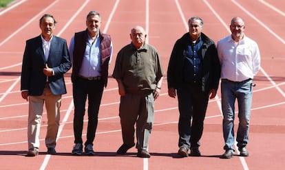 De izquierda a derecha: Celorrio, Menéndez, Herrero (el entrenador), Misioné y Díaz Flor, en el CAR de Madrid.