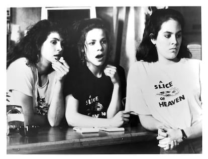 Julia Roberts, Lili Taylor and Annabeth Gish in ‘Mystic Pizza.'