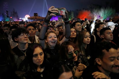 Integrantes del público durante la última edición del festival Estéreo Picnic, en Briceño (Colombia), el 23 de marzo de 2022.