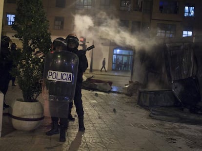 Dos antidisturbios, en los incidentes de Gamonal.