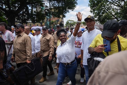 De forma sorpresiva, la vicepresidenta Francia Márquez salió a marchar en la ciudad de Cali. 