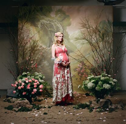 Kirsten Dunst, embarazada de su primer hijo, posando para Rodarte.