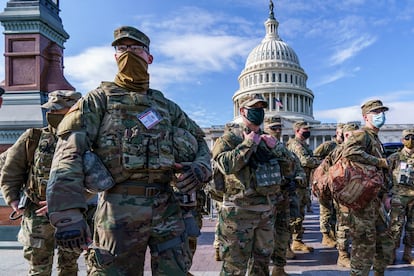 Elementos de la Guardia Nacional de Estados Unidos en el Capitolio durante la inauguración del presidente Joe Biden