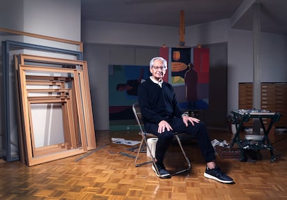 Andrés Rábago, El Roto, en su estudio de Madrid en 2023.