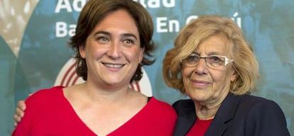 Barcelona Mayor Ada Colau (left) with her Madrid counterpart, Manuela Carmena.