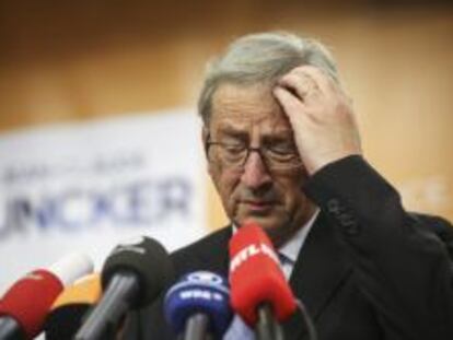 BRU02 BRUSELAS (B&Eacute;LGICA), 26/05/2014.- El candidato del Partido Popular Europeo para la presidencia de la Comisi&oacute;n Europea, y ganador de las elecciones europeas, Jean-Claude Juncker, durante una rueda de prensa celebrada en la sede del partido en Bruselas, B&eacute;lgica, el 26 de mayo de 2014. Juncker se mostr&oacute; dispuesto a pactar con los socialistas y con otras fuerzas pol&iacute;ticas de la Euroc&aacute;mara para conseguir su respaldo y lograr la presidencia de la Comisi&oacute;n. EFE/OLIVIER HOSLET