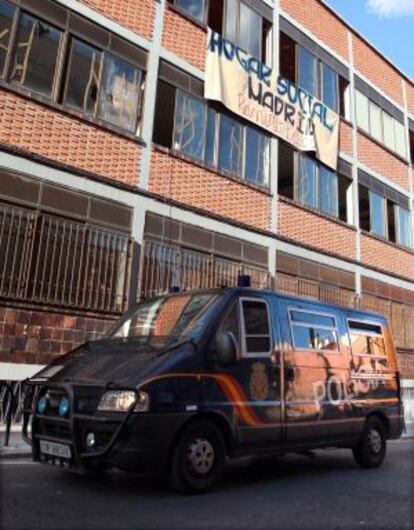 El edificio ocupado por jóvenes de extrema derecha.