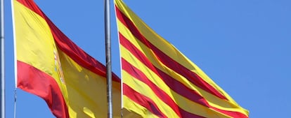 Banderas española y catalana.