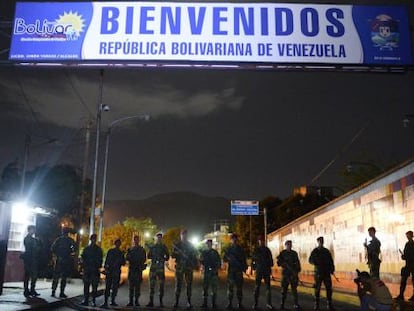 Militares venezolanos, en la frontera con Colombia