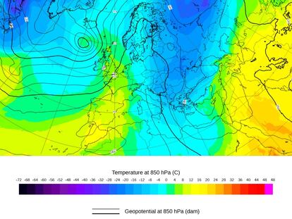 Mapa de temperatura prevista a 1500 metros de altitud para el martes 16. Se observa la potente irrupción de aire frío en Europa central y oriental, mientras que Europa occidental queda bajo el influjo del aire subtrópical cálido.