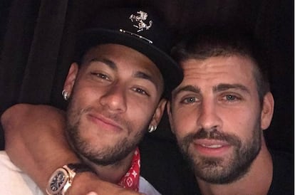 "Se queda". Con esta afirmación, Piqué callaba a aquellos que aseguraban lo que ya se ha confirmado: Neymar deja el Barça.