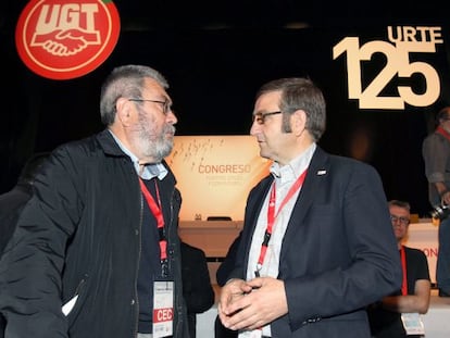 Cándido Méndez y Dámaso Casado momentos antes de la apertura del XI Congreso de UGT-Euskadi.