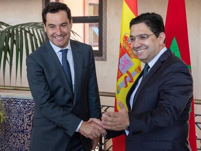 El presidente de la Junta de Andalucía, Juanma Moreno, y el ministro de Asuntos Exteriores de Marruecos, Nasser Bourita.