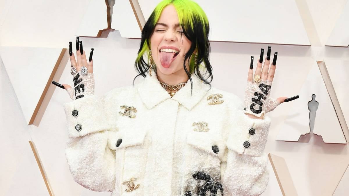 Billie Eilish se desnuda para hacer frente a las críticas contra su cuerpo  | Gente | EL PAÍS