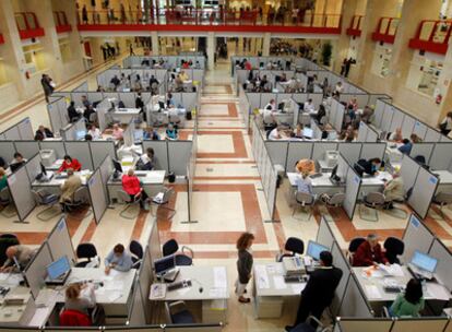 Sala donde se atiende a los contribuyentes en la sede madrileña de la Agencia Tributaria.