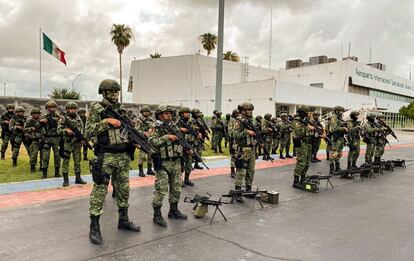 Elementos del Ejército mexicano en el Aeropuerto Internacional de Nuevo Laredo, Tamaulipas, en julio de 2024.